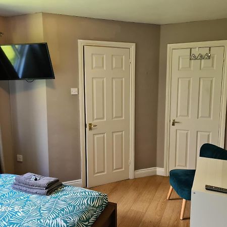 The Reading Whole Chalet With Lake And Two Acre Gardens Eksteriør bilde