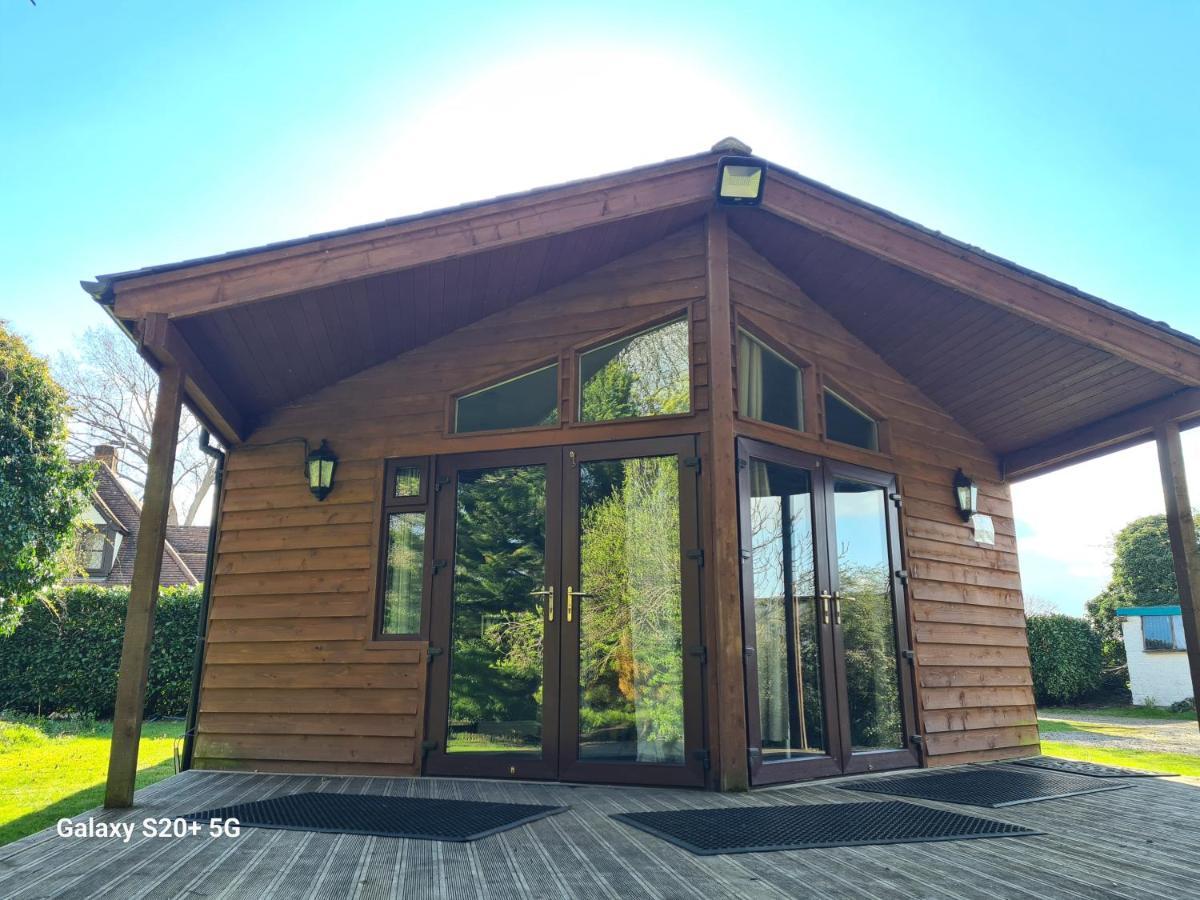The Reading Whole Chalet With Lake And Two Acre Gardens Eksteriør bilde